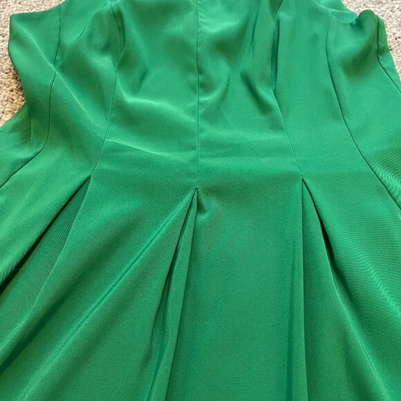 Green Dress - Picture 4 of 5